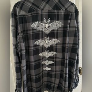 Used Blackcraft men’s XL black and gray bat flannel
